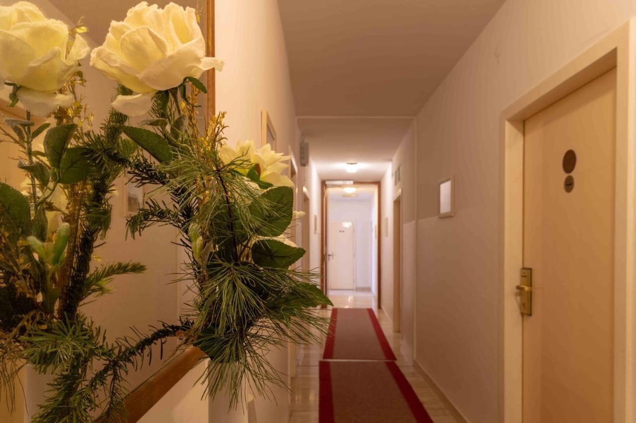 Hotel Anker Klosterneuburg Exterior photo